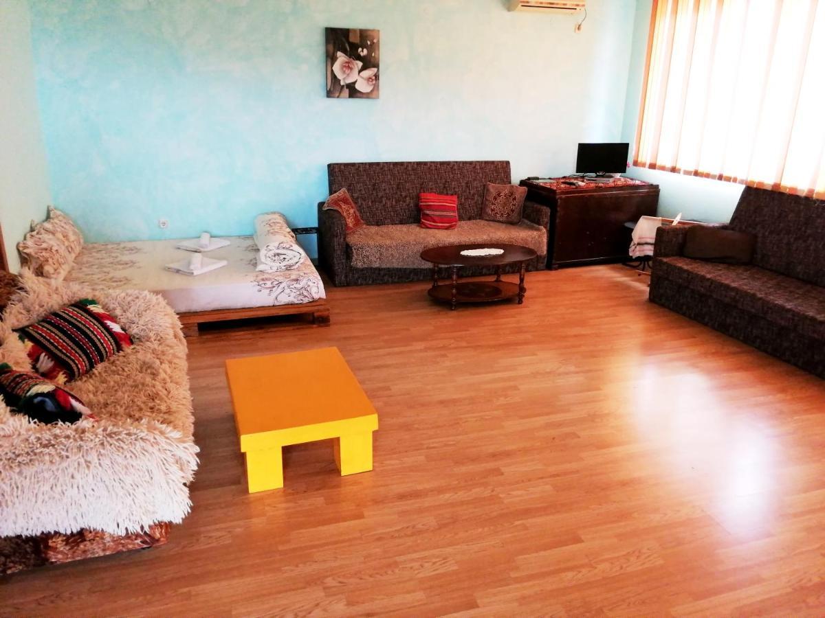 Guest House Misha Petrevene Εξωτερικό φωτογραφία