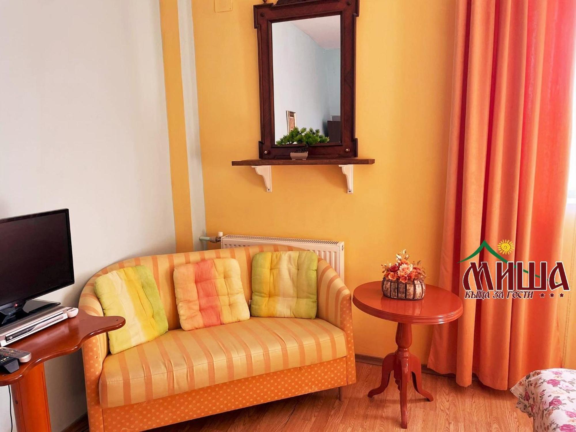 Guest House Misha Petrevene Εξωτερικό φωτογραφία