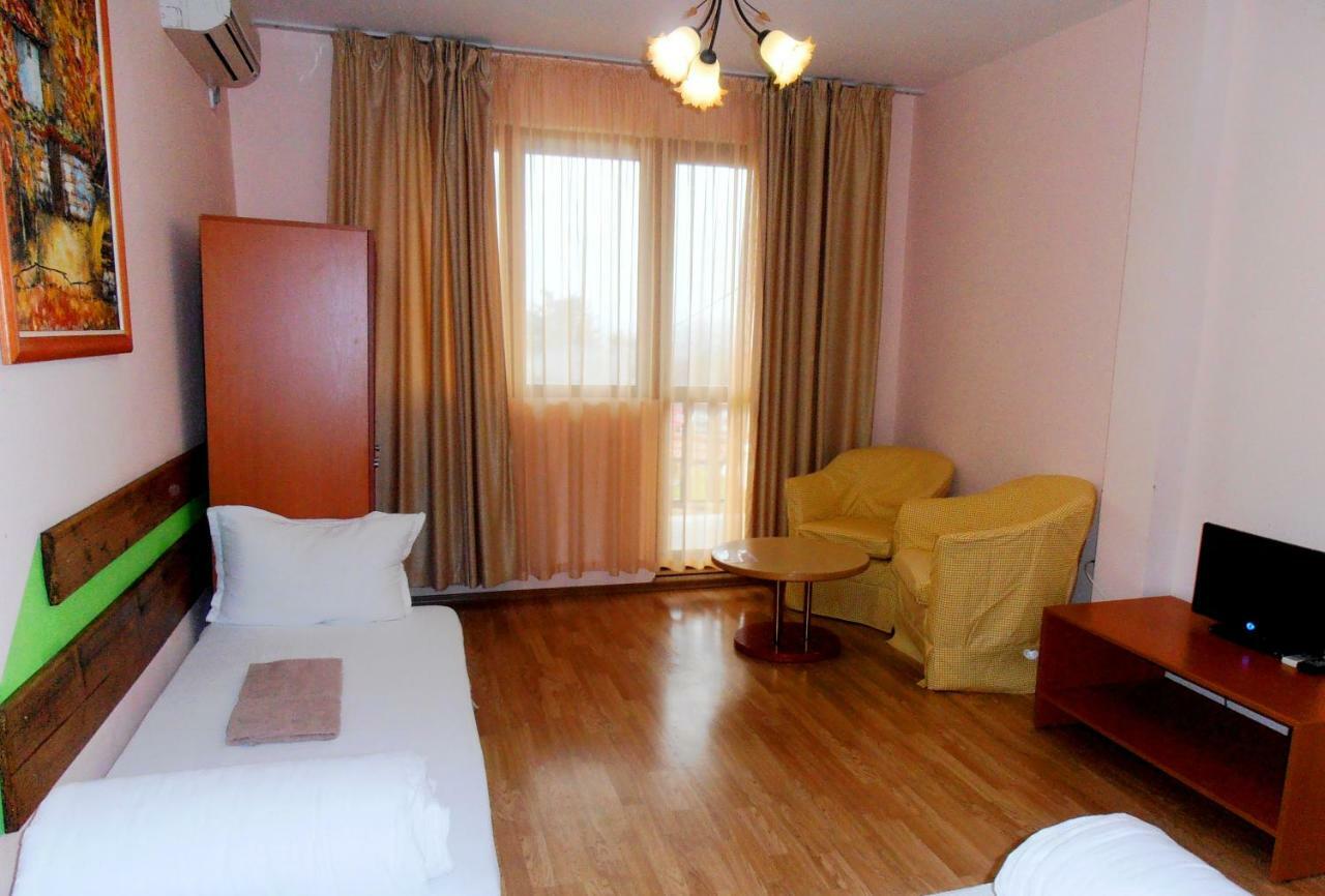 Guest House Misha Petrevene Εξωτερικό φωτογραφία