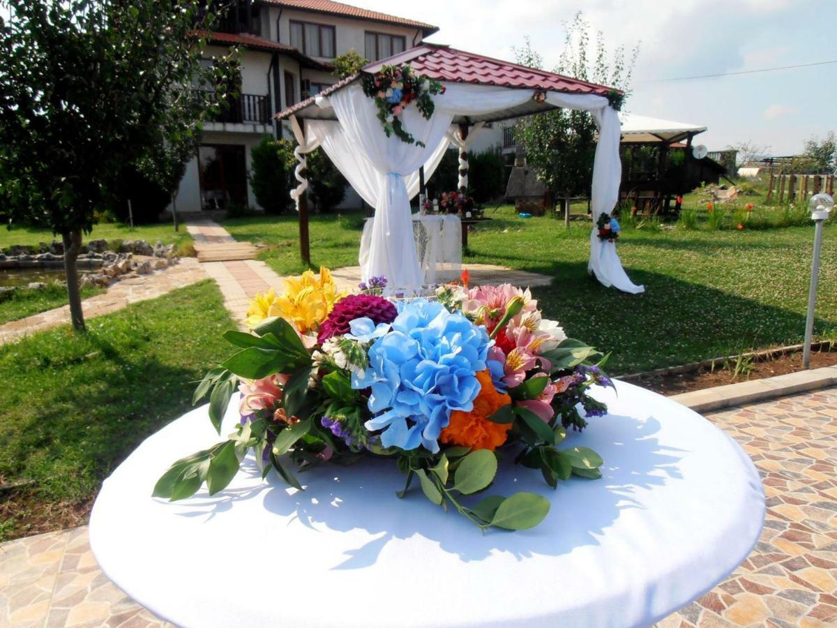 Guest House Misha Petrevene Εξωτερικό φωτογραφία